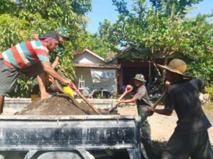 Semangat Personel Satgas TMMD Kodim 1005/Barito Kuala Saat Kerja di Desa Tamban Bangun