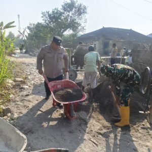 Warga Parangjoro Menjadi Penerima Manfaat dari Pembangunan Talud oleh Satgas TMMD