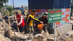 Warga Desa Parangjoro sebagai Penerima Manfaat Pembangunan Talud TMMD Reguler Ke-129