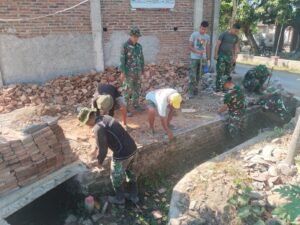 Warga Desa Parangjoro Jadi Penerima Manfaat dari Aksi Kebersihan TMMD